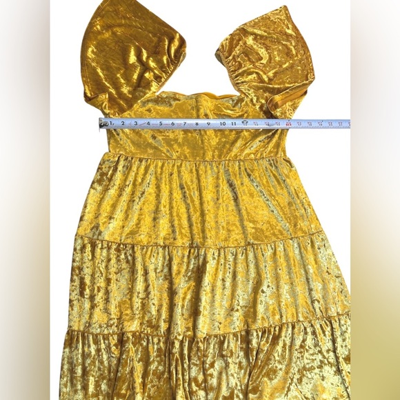 All IN FAVOR Flutter Sleeve Tiered Crushed Velvet Babydoll Mini Dress, Gold, Med - Picture 6 of 10